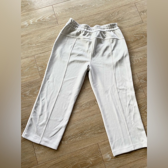 Lululemon Softstreme High-Rise Straight-Leg Cropped Pant size 12 - Picture 8 of 10